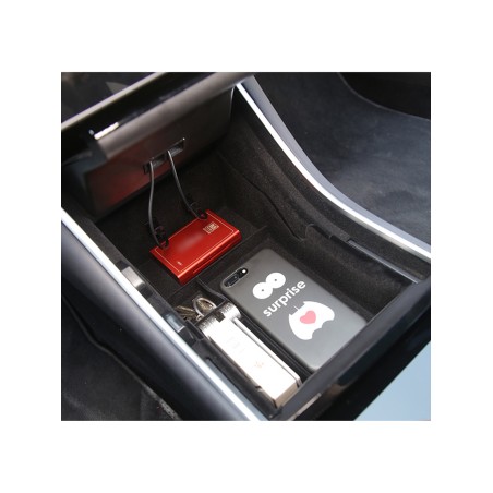 Tesla Model 3 säilytyslaatikko keskikonsoliin