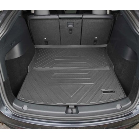 Tesla Model Y takatilan kumimatto