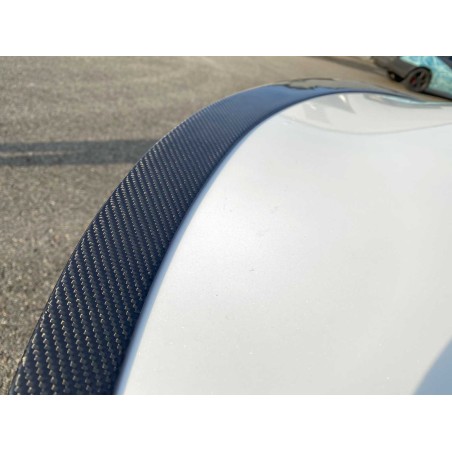 Tesla Model 3 hiilikuitu takaspoileri